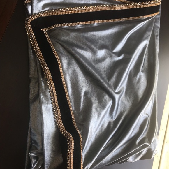 Stunning Silver Sari wth black velvet and gold beading border with blouse piece - Picture 6 of 8